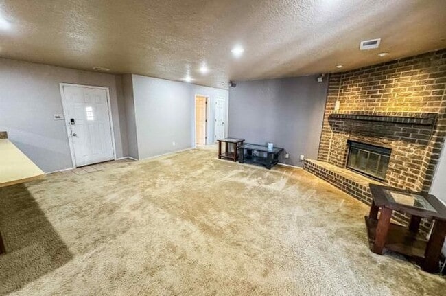 Foto del edificio - 7703 N Valdez St