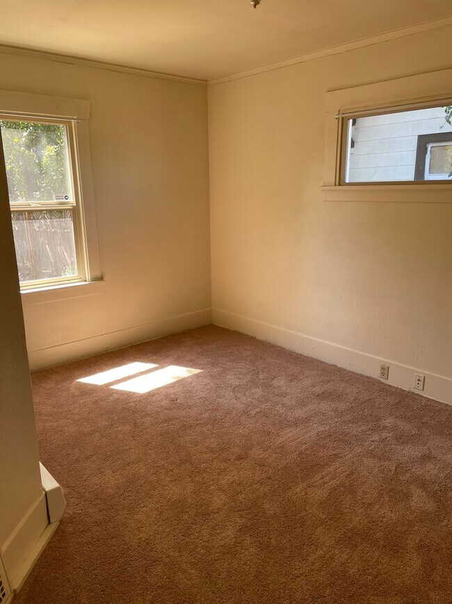 Building Photo - 3-bedroom in Tacoma