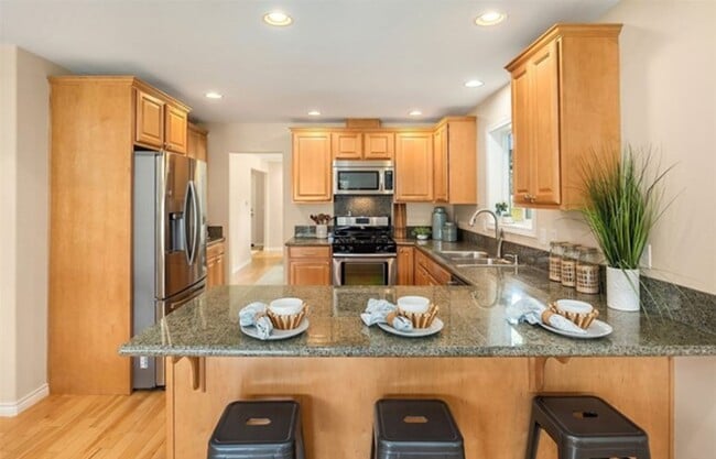 Building Photo - Impeccably Maintained and Wonderfully Updated Kenmore Home with 3 Bed and 2.5 Bath