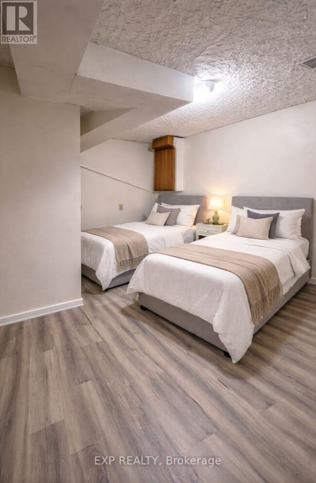 Building Photo - 44 Wright Crescent