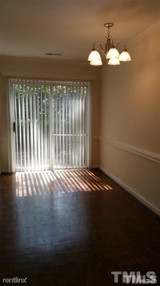 Foto del edificio - 3 br, 1.5 bath  - 3711 Jamestown Cir