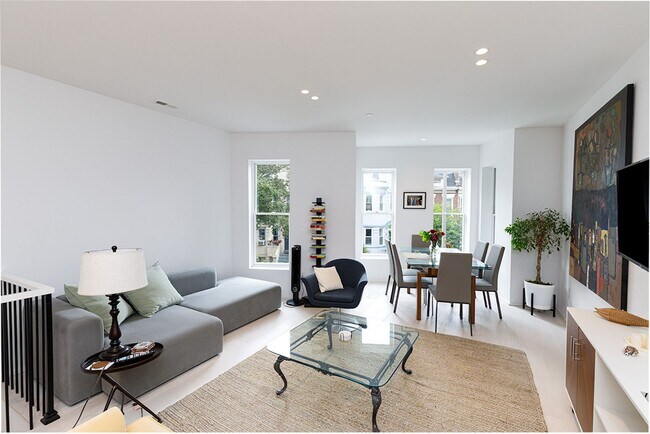 Foto del edificio - Modern Penthouse in Columbia Heights