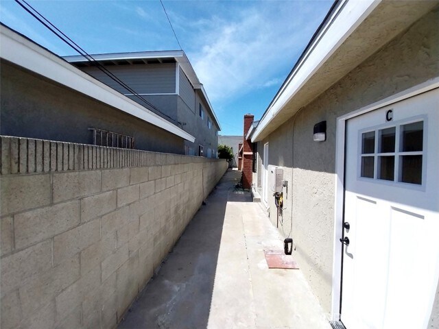 Building Photo - 12821 Doty Ave