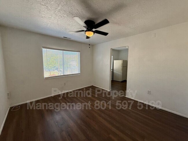 Building Photo - 513 E 700 S