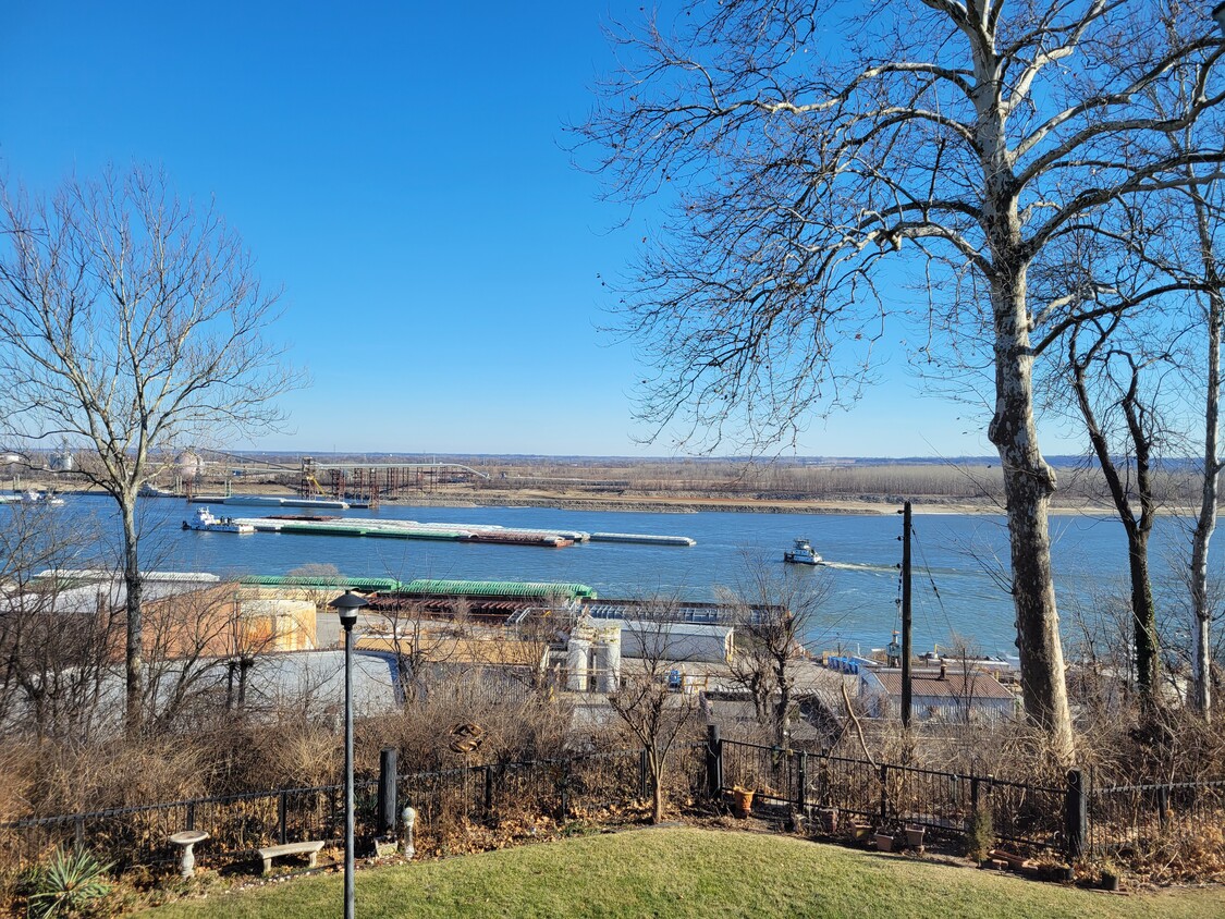 Mississippi River view from 2 floors - 4534 Ohio St