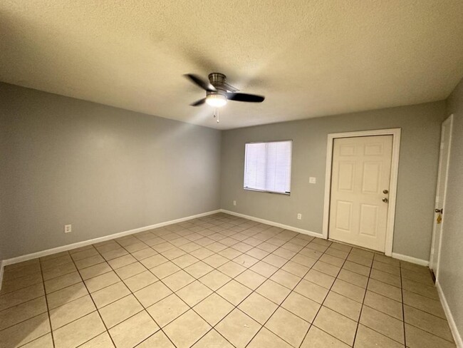 Foto del edificio - 709 SE 8th Terrace