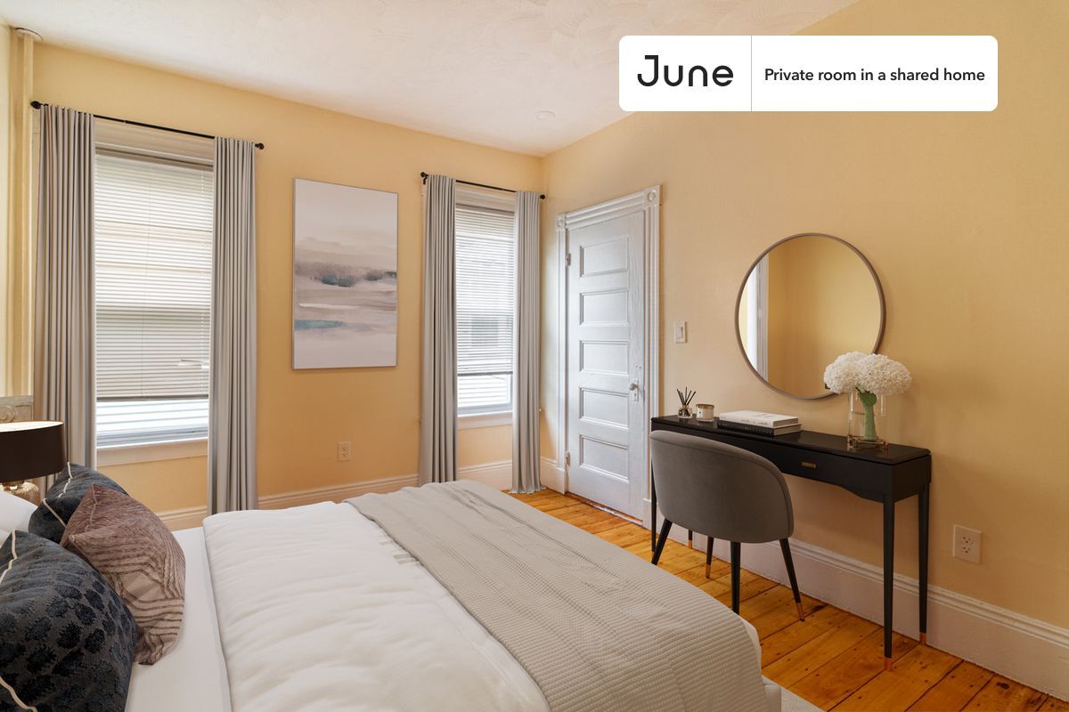 Primary Photo - Room in Shared 4 bed/1 bath home
