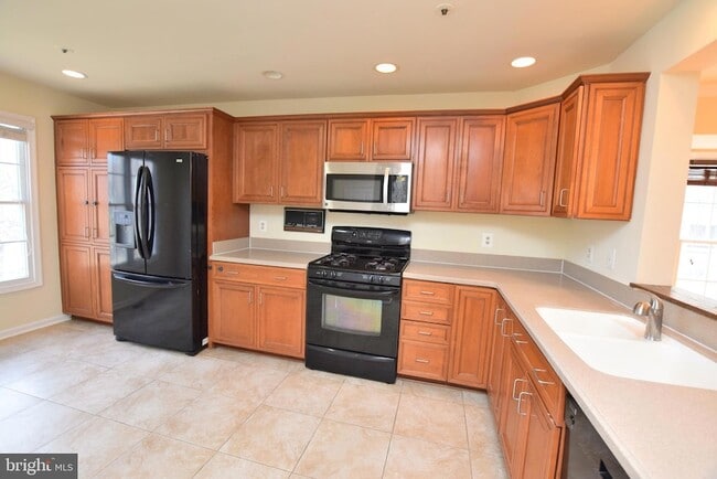 Building Photo - 7919 Blue Gray Cir