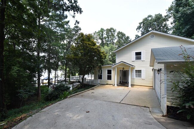 Foto del edificio - 555 Shady Acres Rd