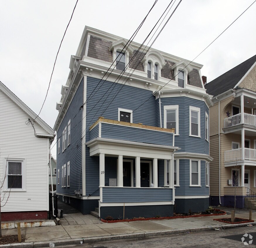 Primary Photo - 29 Brighton St