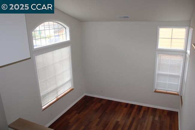 Building Photo - 247 Catalina Dr