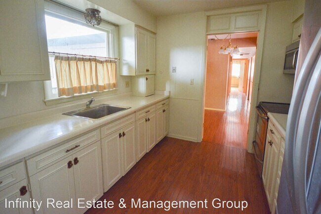 Building Photo - 2 br, 2 bath House - 410 6th Ave SW #M10