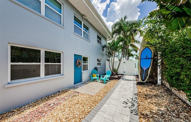 Building Photo - 2186 Edythe Dr