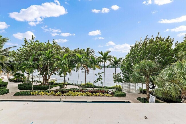 Foto del edificio - 910 West Ave