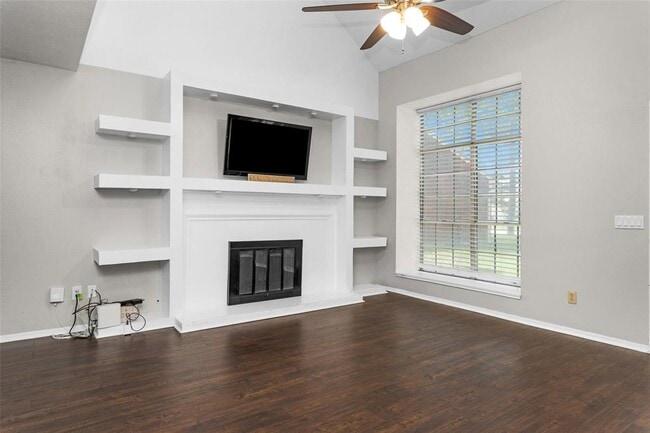 Building Photo - 16042 Glenbrook Knoll Ln