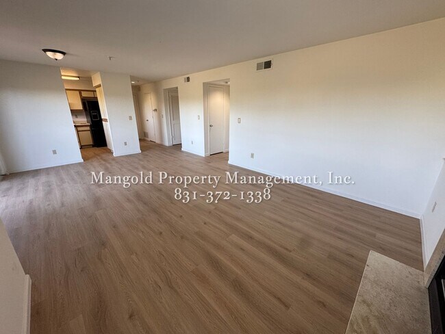 Foto del edificio - 221 Quail Run Ct