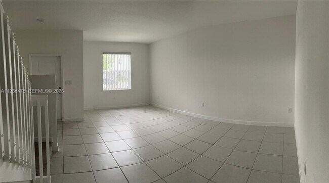 Foto del edificio - 2672 SE 19th St