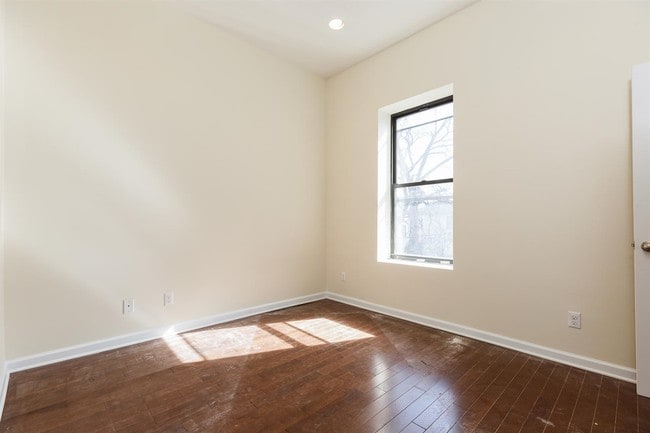 Building Photo - 23 Cottage St