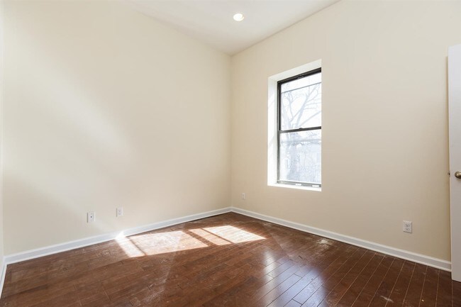 Foto del edificio - 23 Cottage St