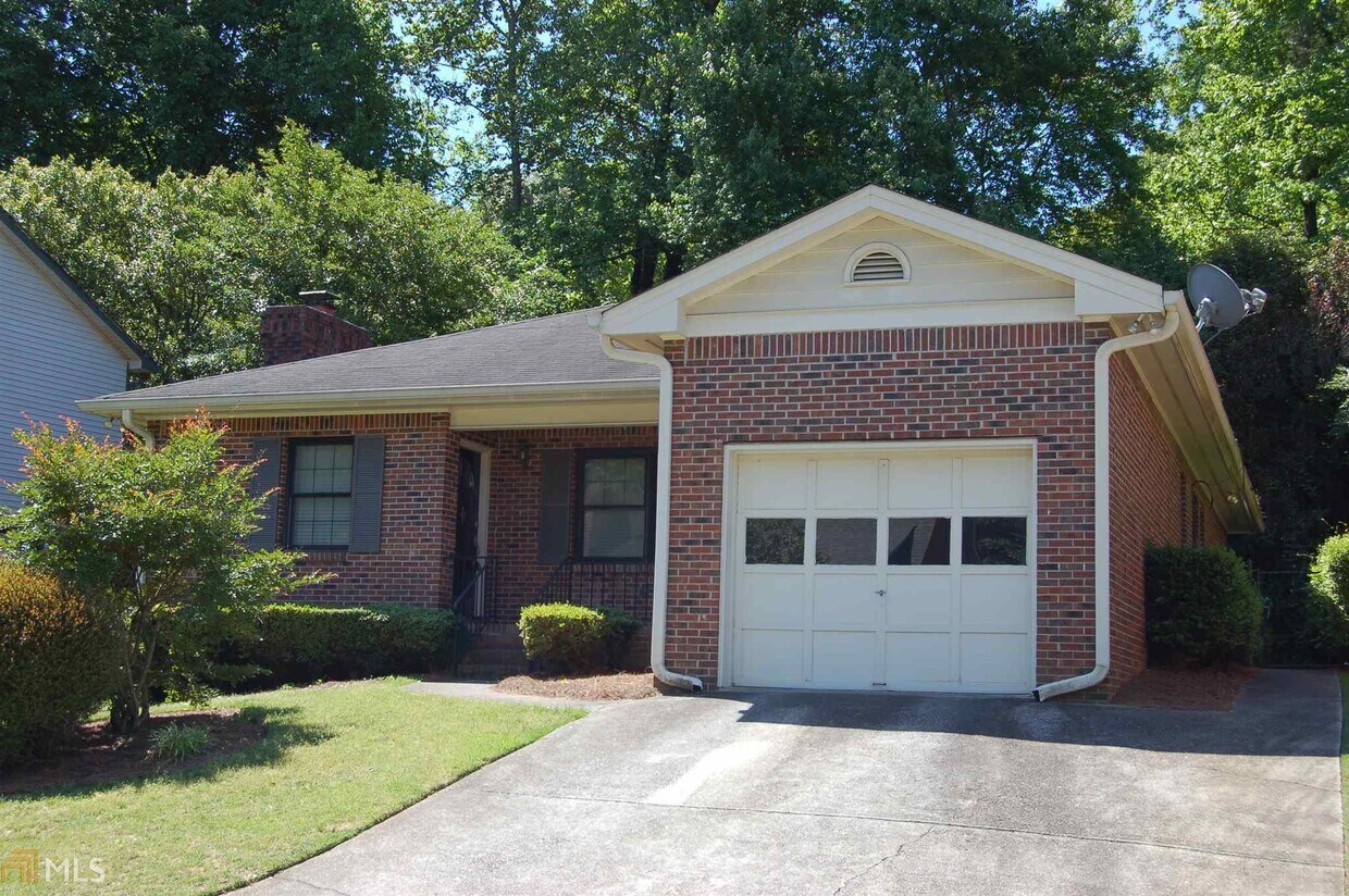 Primary Photo - 2155 Heritage Heights
