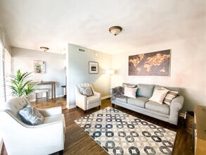 Building Photo - 2990 Rhodes Cir S