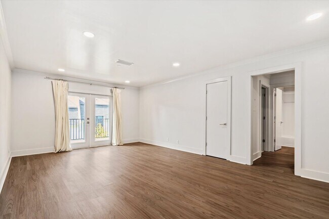 Foto del edificio - SPRINGHILL OAKS CONDOMINIUMS