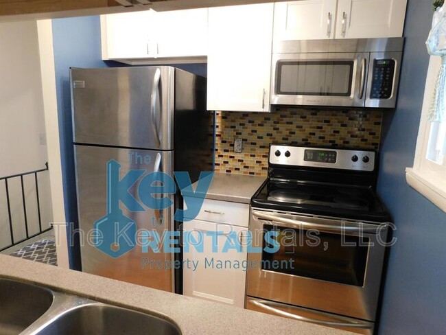 Building Photo - 447 Eastbrooke Ln