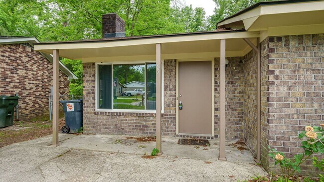 Foto del edificio - 3 Bedroom 1.5 Bath Home in Holly Court - Goose Creek