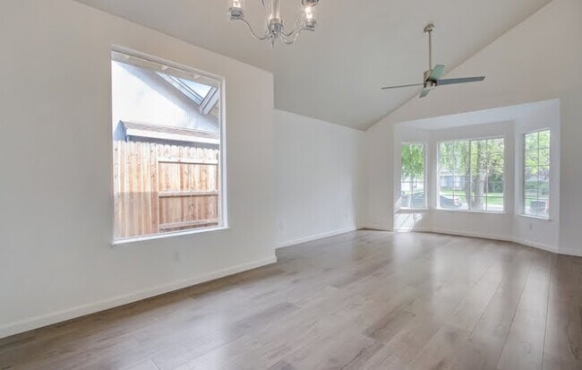 Building Photo - 1021 Galleon Way