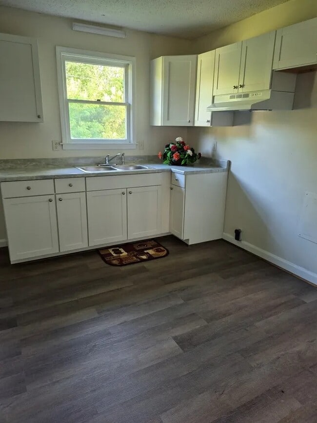 Foto del edificio - 108 Woodlock Ln