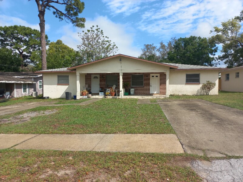 1209 E Lime St Unit 2, Tarpon Springs, FL 34689 Room for Rent in Tarpon Springs, FL