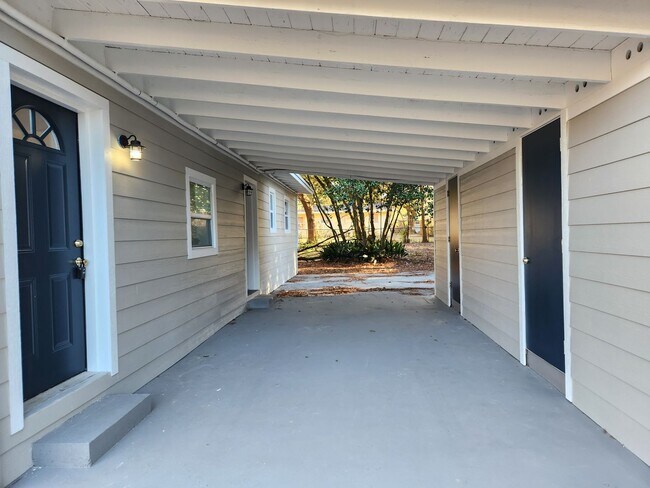 Building Photo - 909 Twinbrook Ave