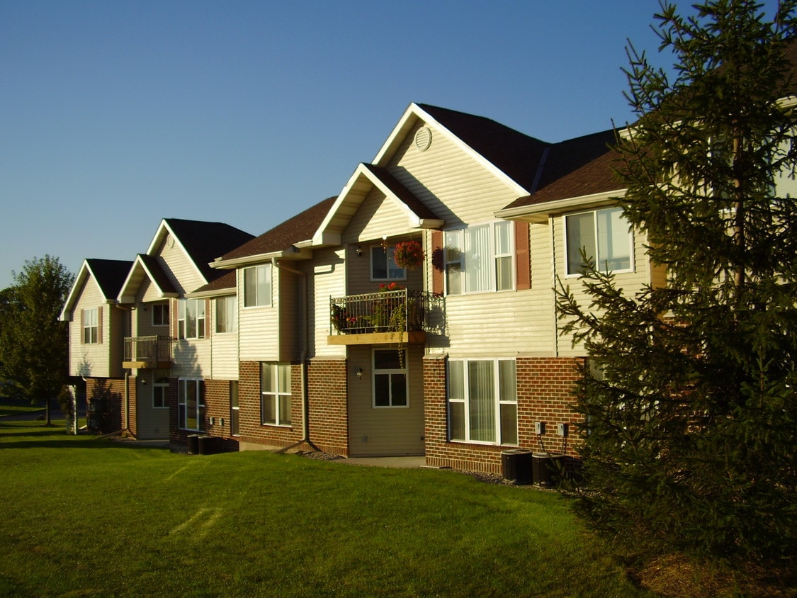 222 Ledgewood Dr, Fond du Lac, WI 54937 Apartments in Fond du Lac, WI