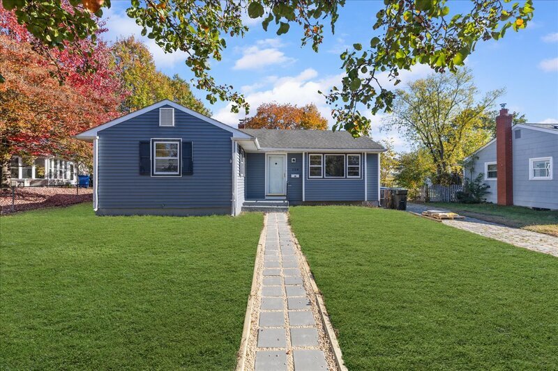 Foto principal - 128 E Military Dr