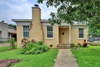 Building Photo - 1408 W 47th St