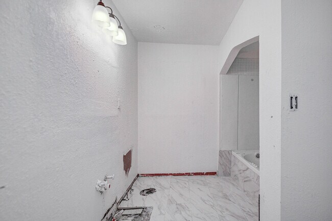 Building Photo - 350 Highland St