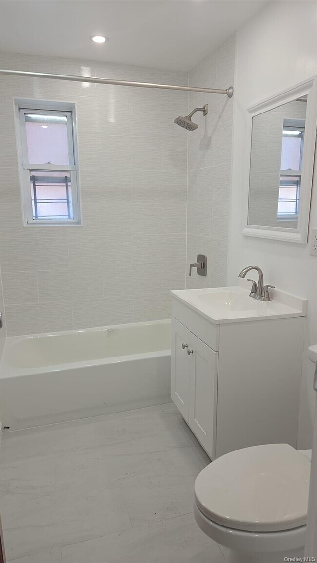 Building Photo - 1628 Allerton Ave