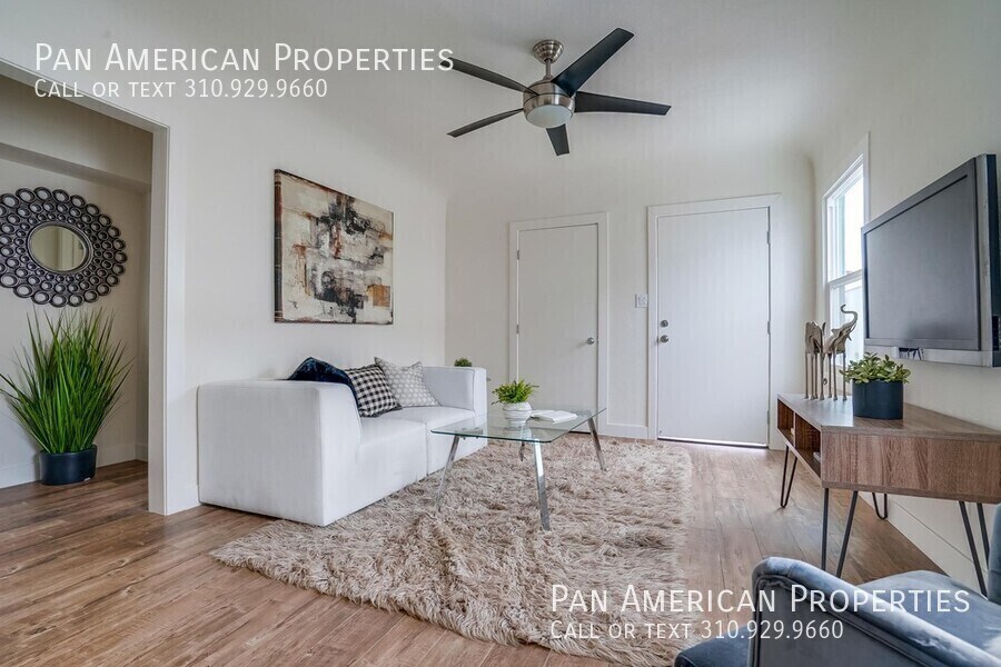 Foto principal - 6621 1/4 Crenshaw Blvd.-