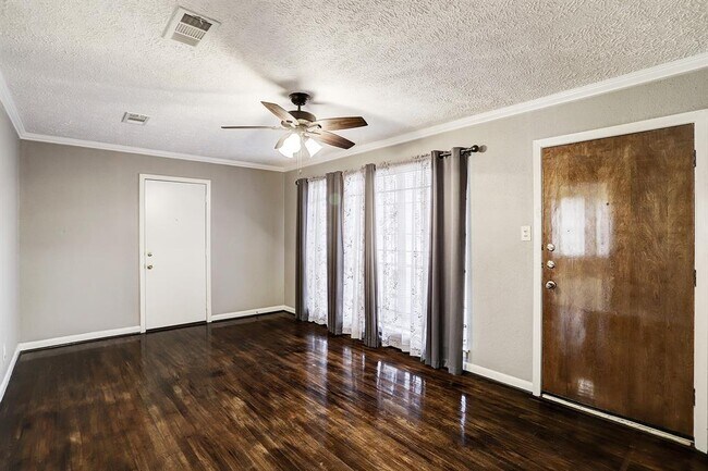 Foto del edificio - 7252 Parker Rd