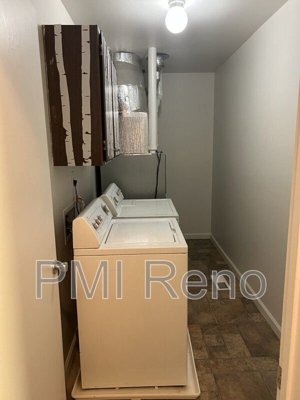 Foto del edificio - 933 Glen Meadow Dr