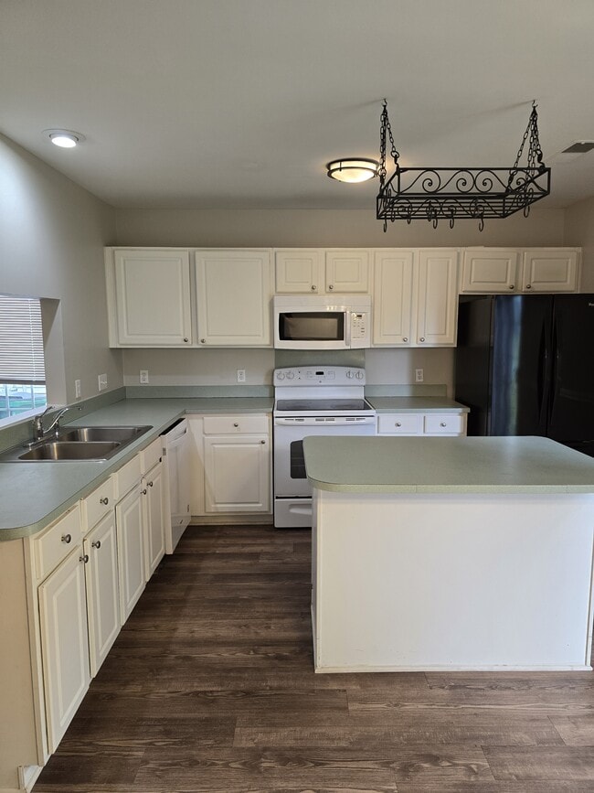 Foto del edificio - 7434 Stone Mountain Ct