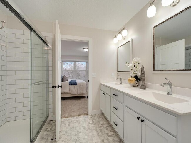 Foto del edificio - 15110 Eileen Cir