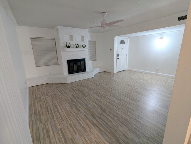 Foto del edificio - 3134 Edelweiss Dr