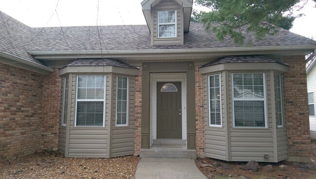 Building Photo - 303 Laurel Lea Dr