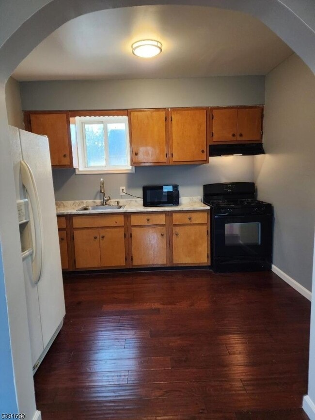 Building Photo - 555 Cary St