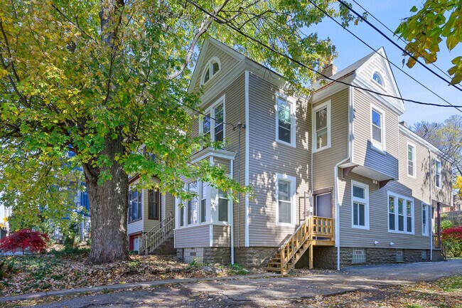 Foto del edificio - 2232 Kemper Ln