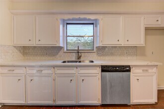 Building Photo - 5810 Boyce Springs Dr