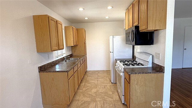 Foto del edificio - 30 E Blueridge Ave