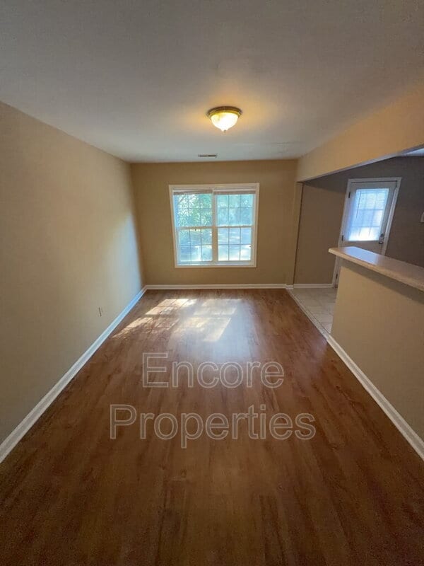 Photo - 2004 Hart St Townhome