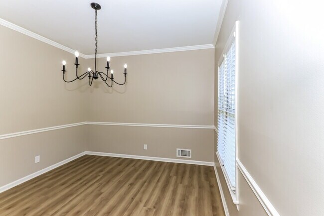 Foto del edificio - 1612 Carriage Hills Dr